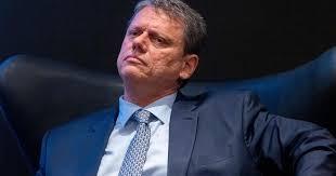 Tarcísio lidera corrida pela reeleição em São Paulo com 52% das intenções de voto